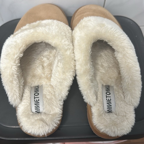 MINNETONKA Mules Slippers - Picture 7 of 9